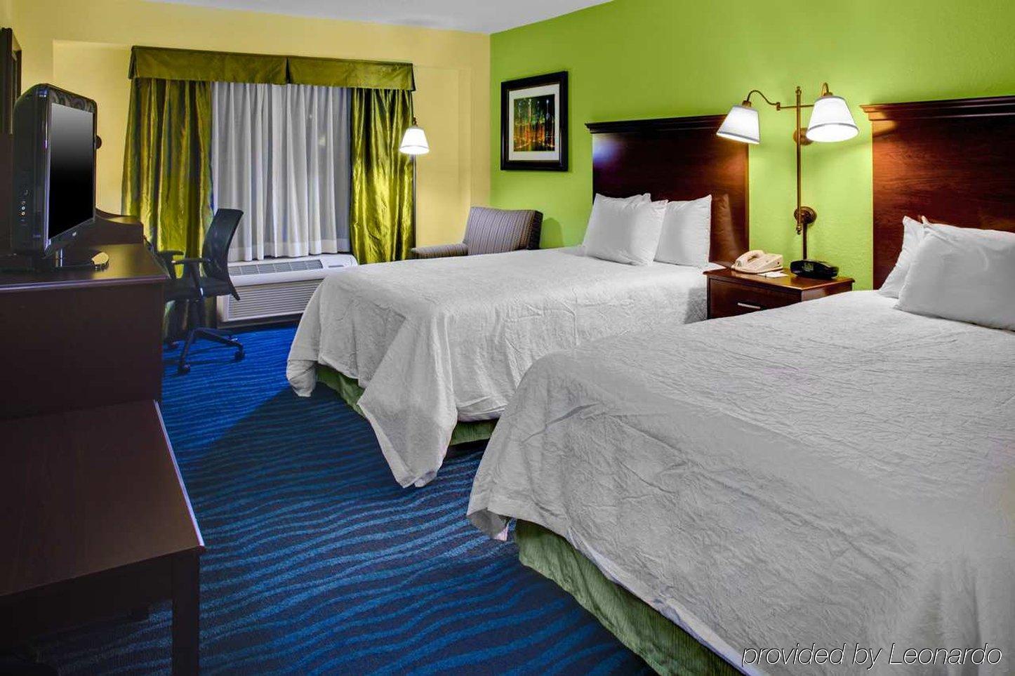 Hampton Inn Atlanta Perimeter Center Санді-Спрінгс Номер фото